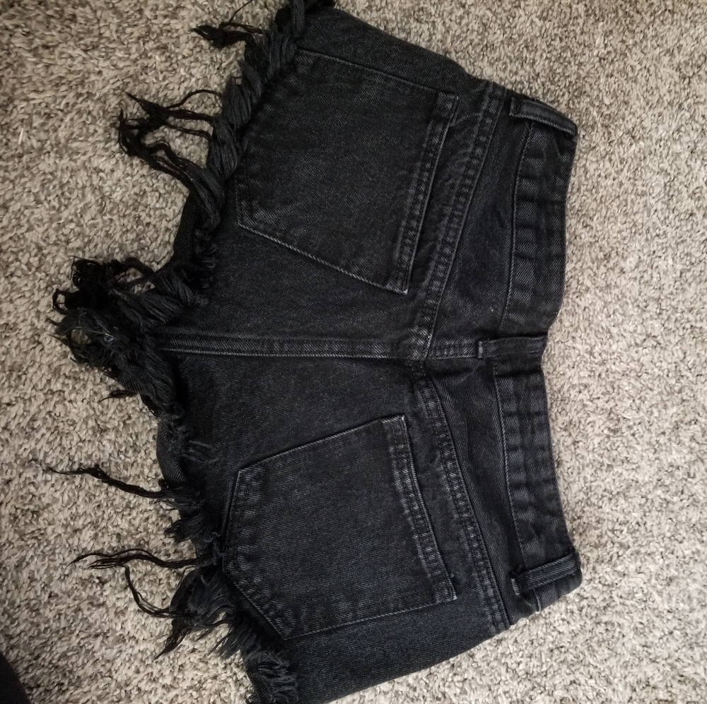Shorts - Picture 2 of 3